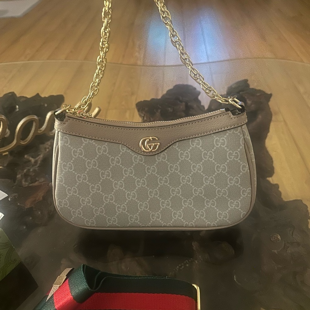 Gucci Beige Shoulder Bag with Gold Chain